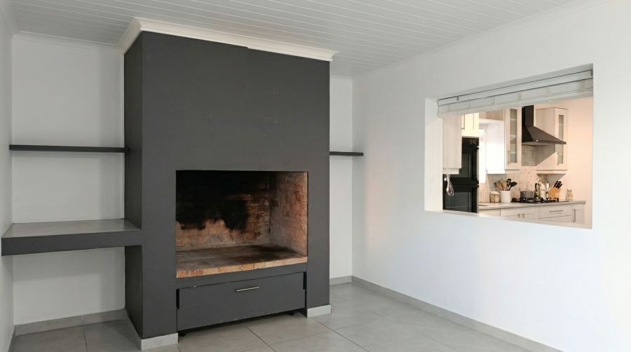 To Let 4 Bedroom Property for Rent in Oceanview Heights Western Cape
